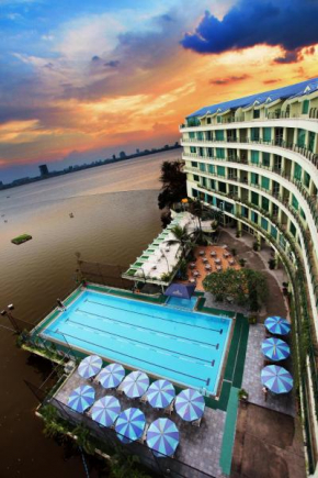Отель The Hanoi Club Hotel & Residences  Ханой